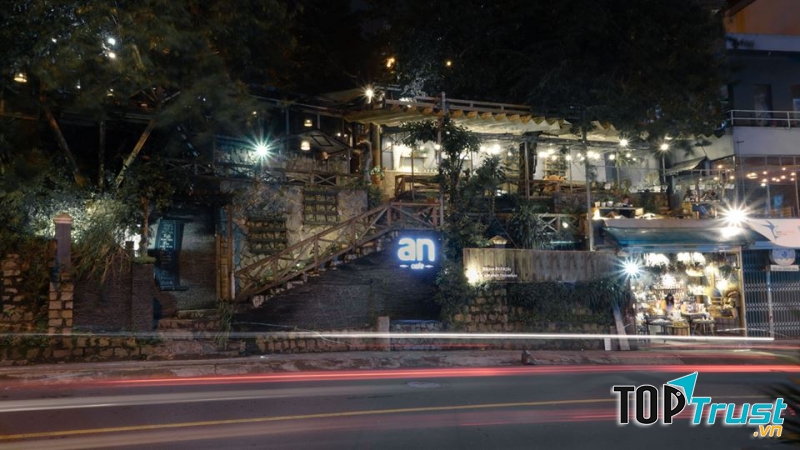 An cafe với phong cách vô cùng giản dị