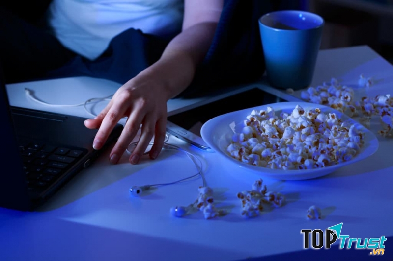 Bạn lưu ý đừng ăn đêm nhé!