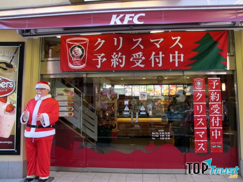 Ăn gà KFC tại Nhật Bản vào dịp Giáng sinh