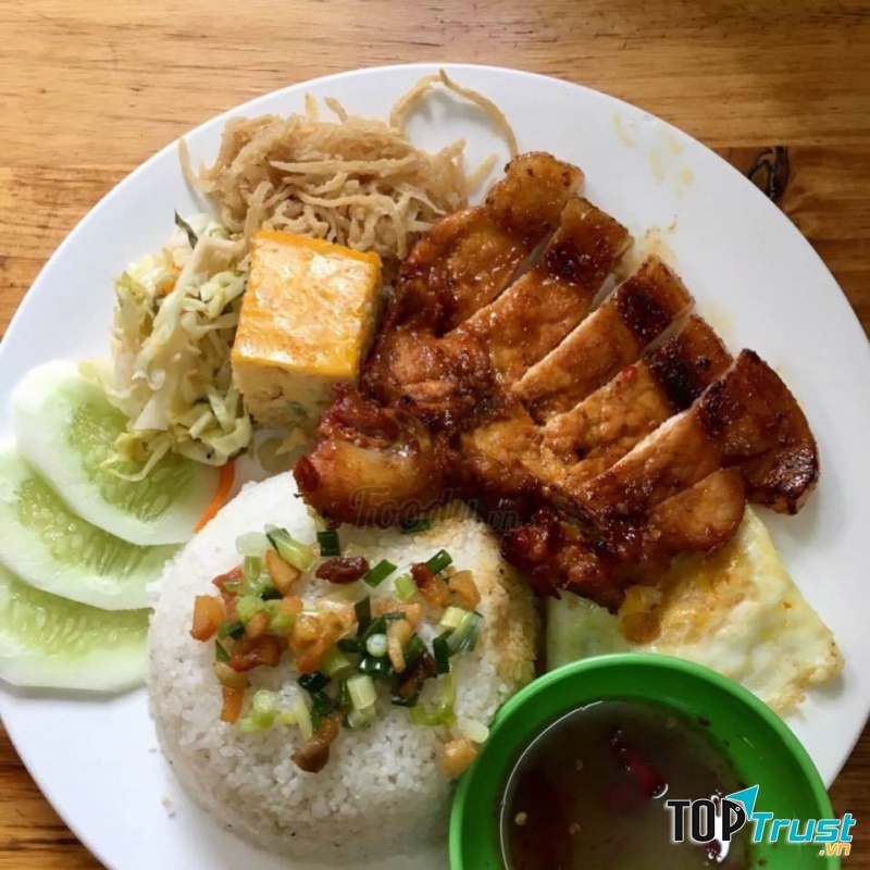 An Huy là một cái tên đặc biệt dành riêng chô những người dân thích ăn món cơm tấm và bánh canh Sài Gòn