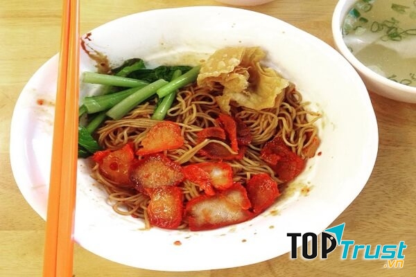 Món mì xá xíu khô vừa trông đã thèm