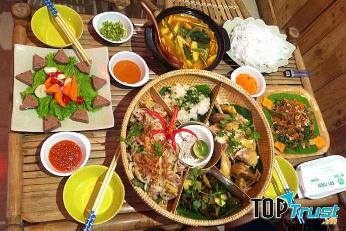 Ân Nam Quán - Tú Xương