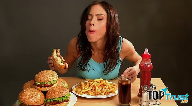 Ăn quá nhiều làm tăng nguy cơ mắc các bệnh về não