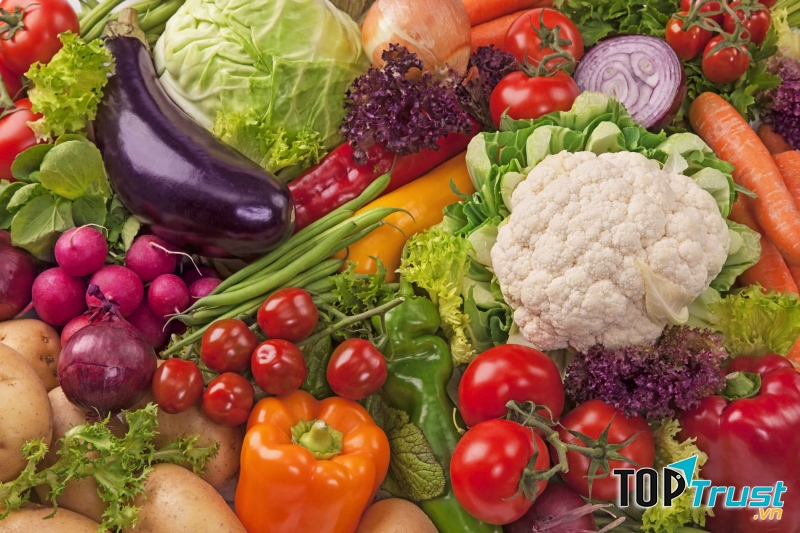 Đừng quên việc bổ sung rau củ quả mỗi ngày vì chúng không chỉ giúp đẹp da mà còn hỗ trợ giảm cân