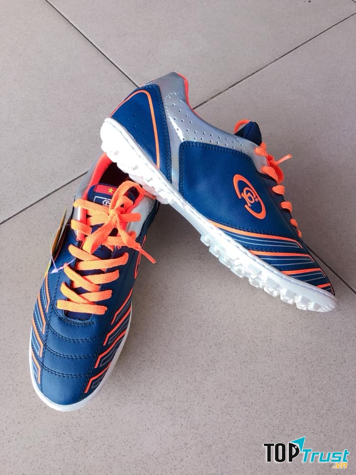 An Sport còn kinh doanh cả mặt hàng giày thể thao bên cạnh quần áo