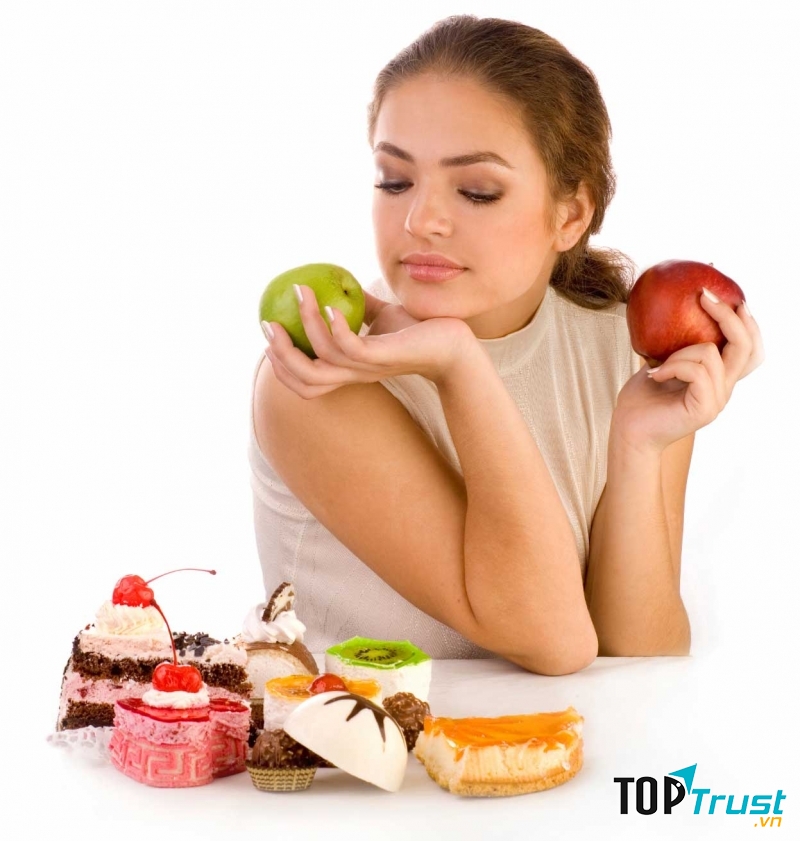 Không nên thay thế cơm bằng trái cây