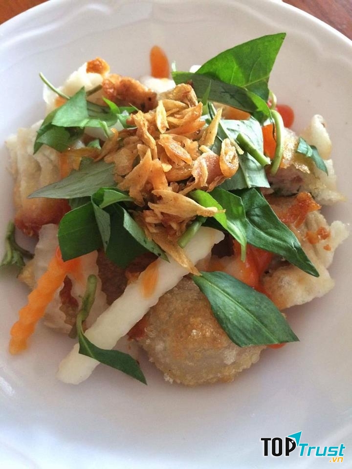 Là một Ăn vặt Ngõ Vàng Anh đã trở thành cái tên quá đỗi quen thuộc đối với các bạn trẻ tại thành phố này.