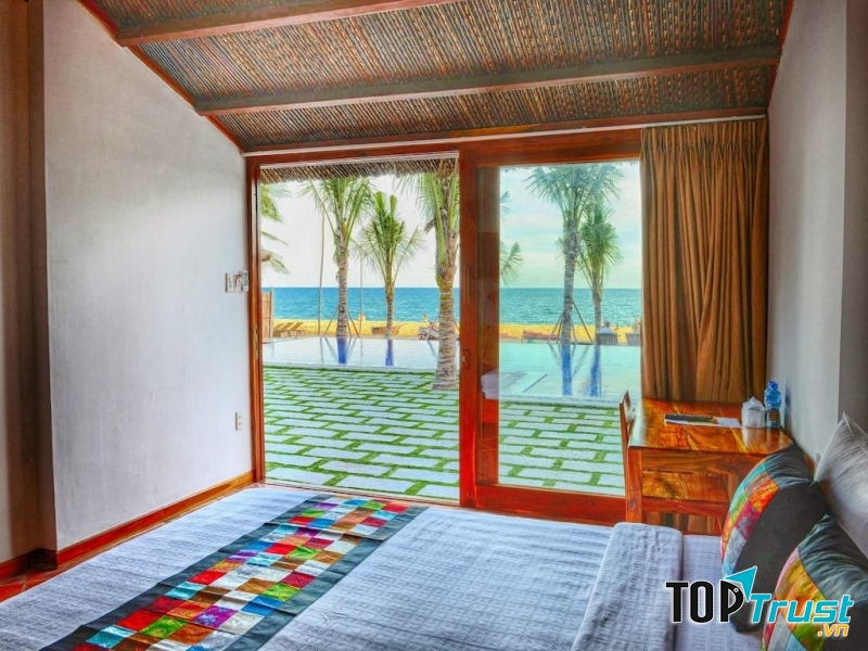 Tầm nhìn tuyệt vời từ cửa phòng.
