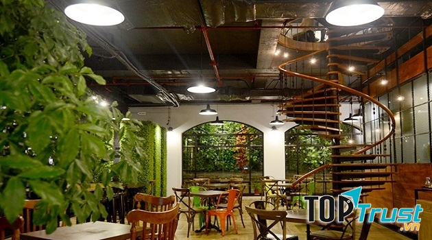Không gian xanh mát tại Cora Cafe