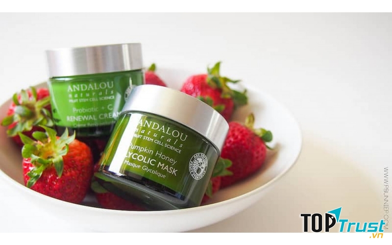 Đây là một loại mặt nạ dạng rửa với thành phần chính từ bí đỏ, giàu AHA và Vitamin C