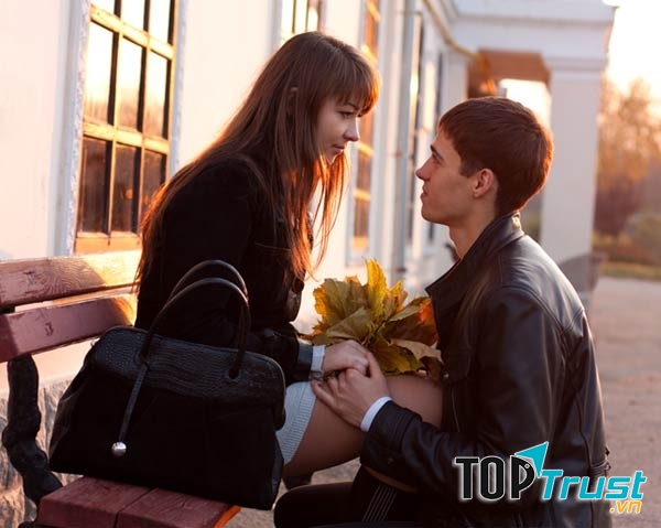 Anh ấy không thể giận dỗi bạn lâu