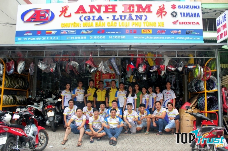 Anh Em Gia Luân