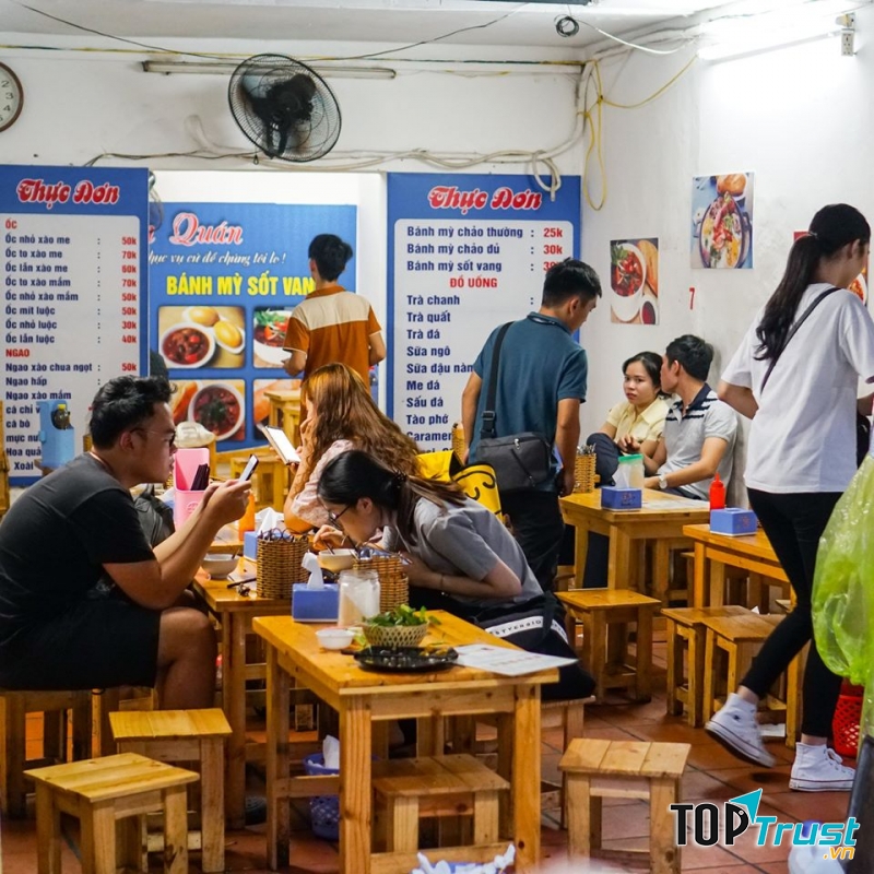 Không gian tại Anh Em Quán