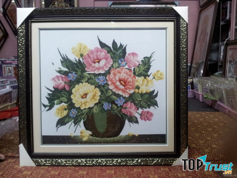 Tranh thêm chữ thập bình hoa tại Anh Hoa Shop