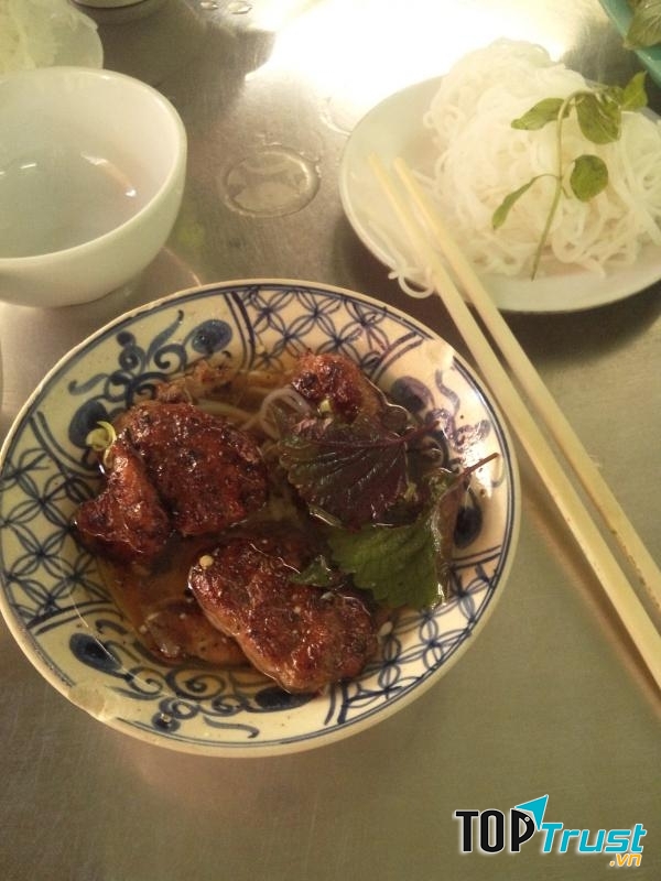 Quán bún chả Ánh Hồng vốn nổi tiếng ở Sài Gòn.