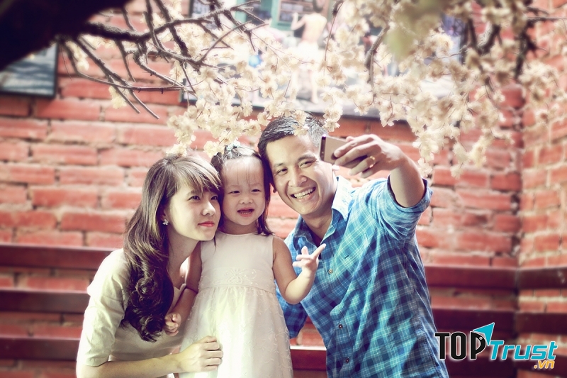 Ảnh tự chụp (selfie) nhiều hơn, ảnh gia đình ít lại.