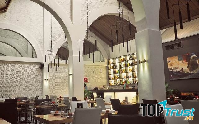 Không gian hiện đại, tráng lệ ở ANH TUKK