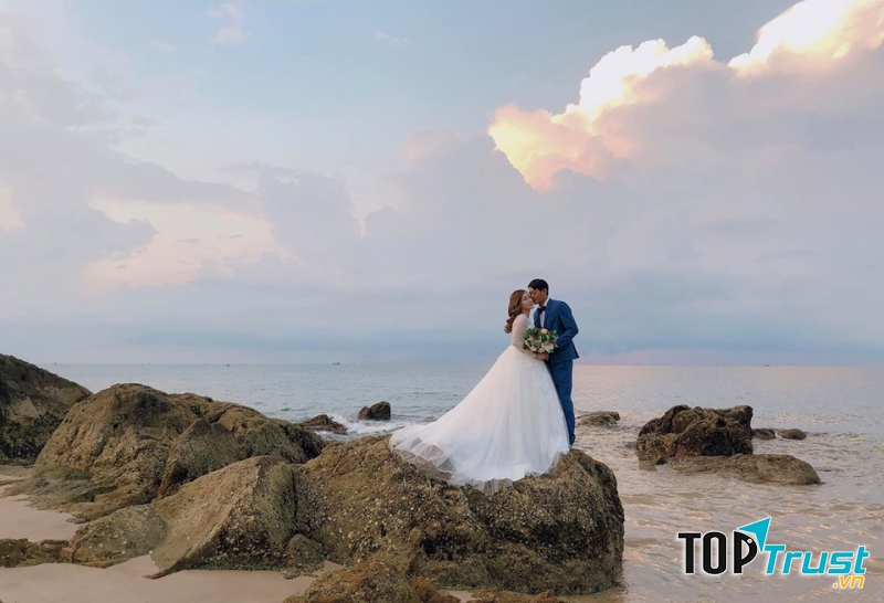 Anh Vân Make Up & Wedding Studio