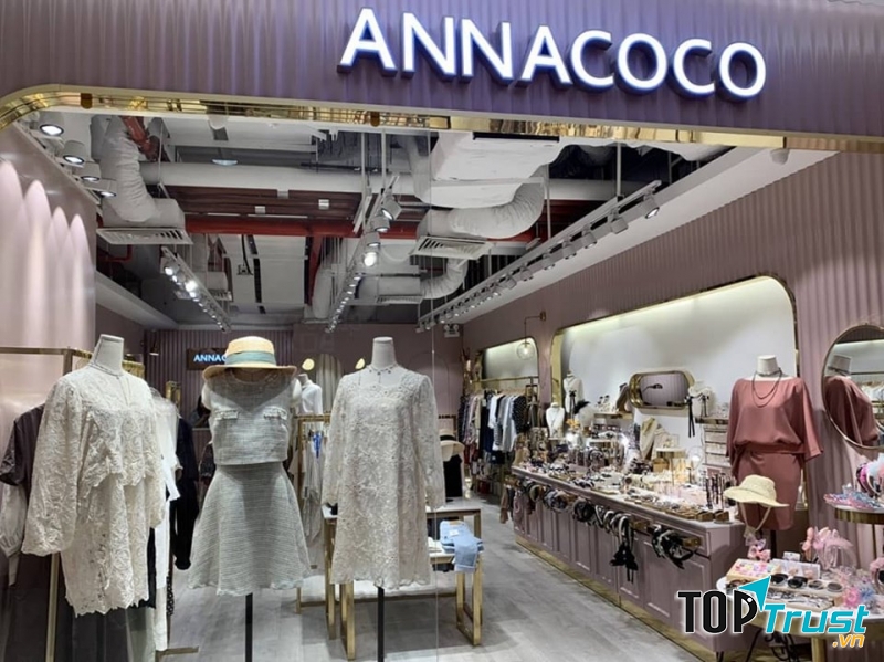 Annacoco là một thương hiệu bán các sản phẩm thời trang nhập khẩu trực tiếp từ Hàn Quốc