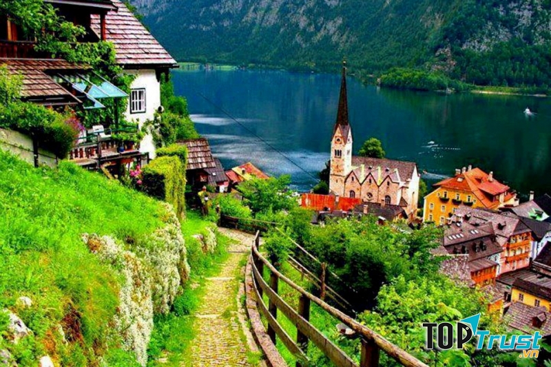 GDP/người/năm là của Áo 46.643 USD