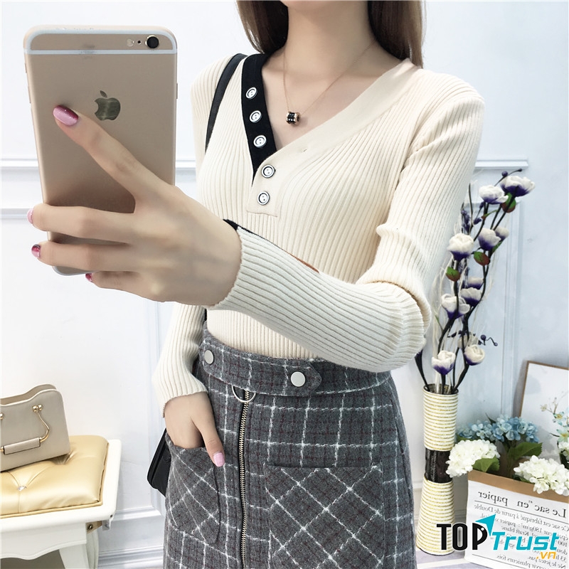 Áo cổ thuyền hoặc cổ chữ V