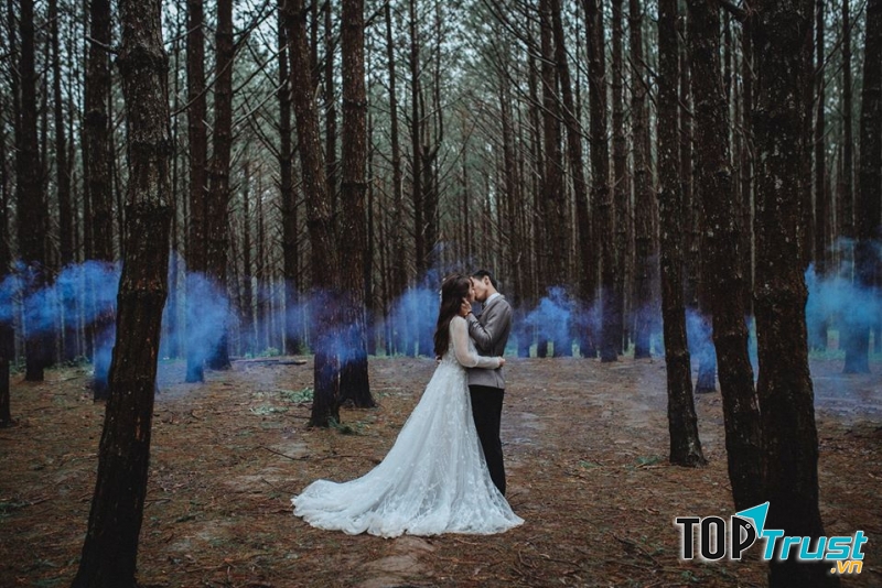 Hình cưới ngoại cảnh cùng Áo cưới Bee Wedding Studio