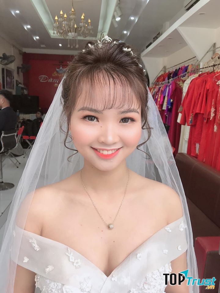 Áo cưới Đàm Thắm