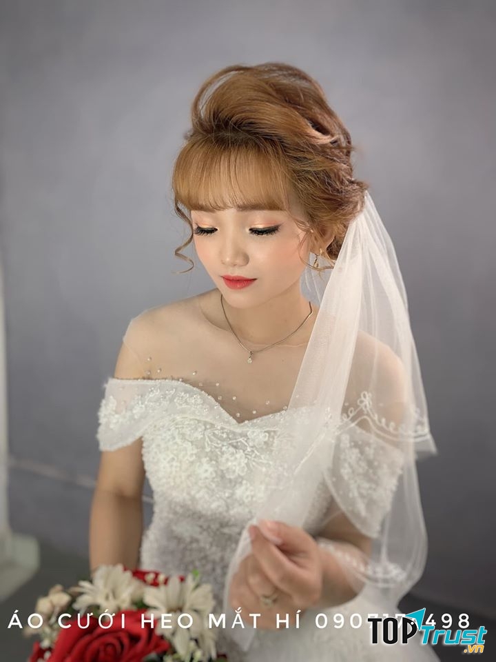 Áo Cưới Heo Mắt Hí