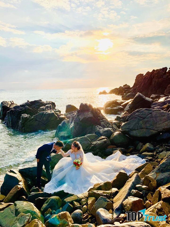 Áo cưới Hồng Hạnh