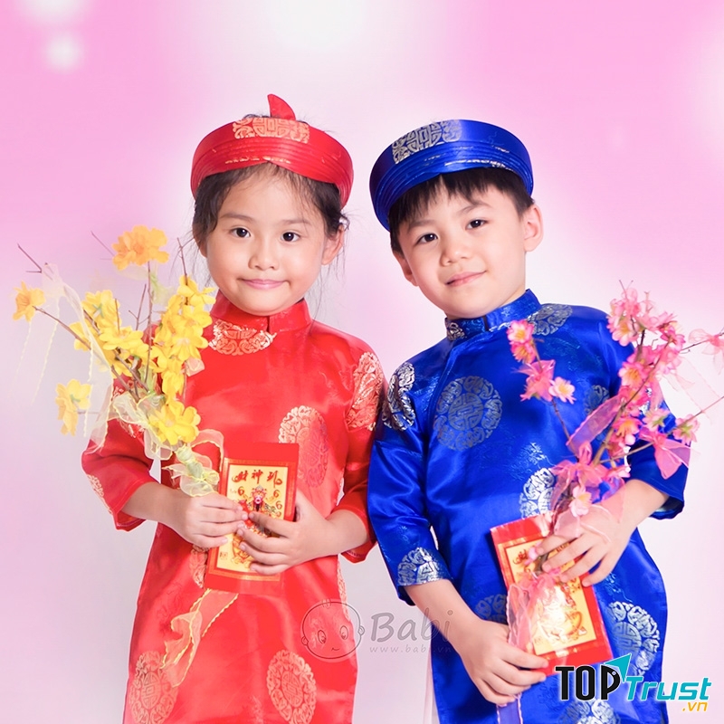 Áo dài truyền thống