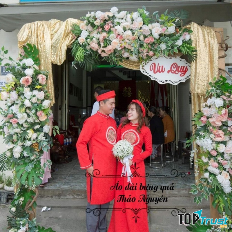 Áo dài bưng quả Thảo Nguyên