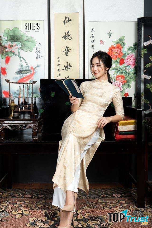 Áo dài bưng quả Thảo Nguyên