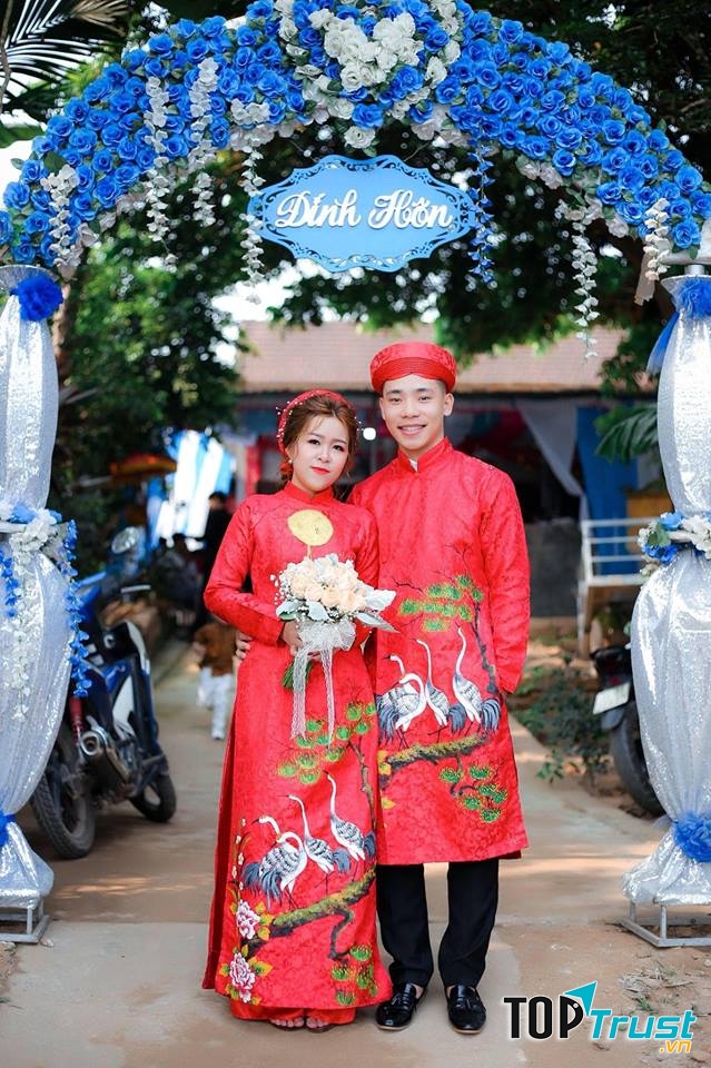 Thuê áo dài cưới đẹp chất lượng với Áo Dài Family