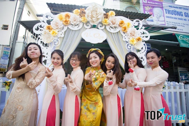 Áo dài Hạnh