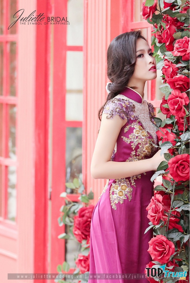 Cô dâu rực rỡ trong áo dài Quỳnh Anh