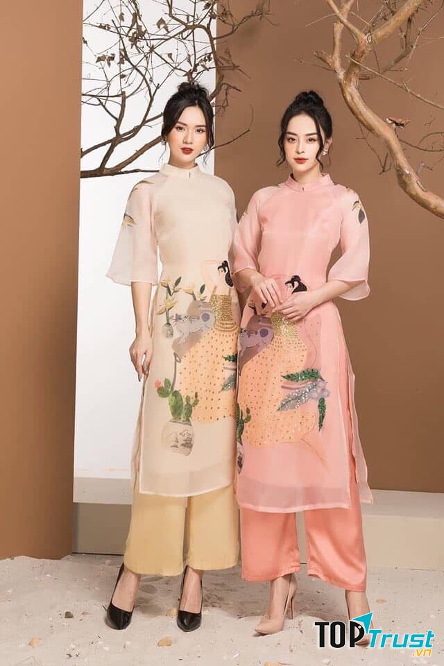 Áo dài bưng quả được may tại Thanh Hà