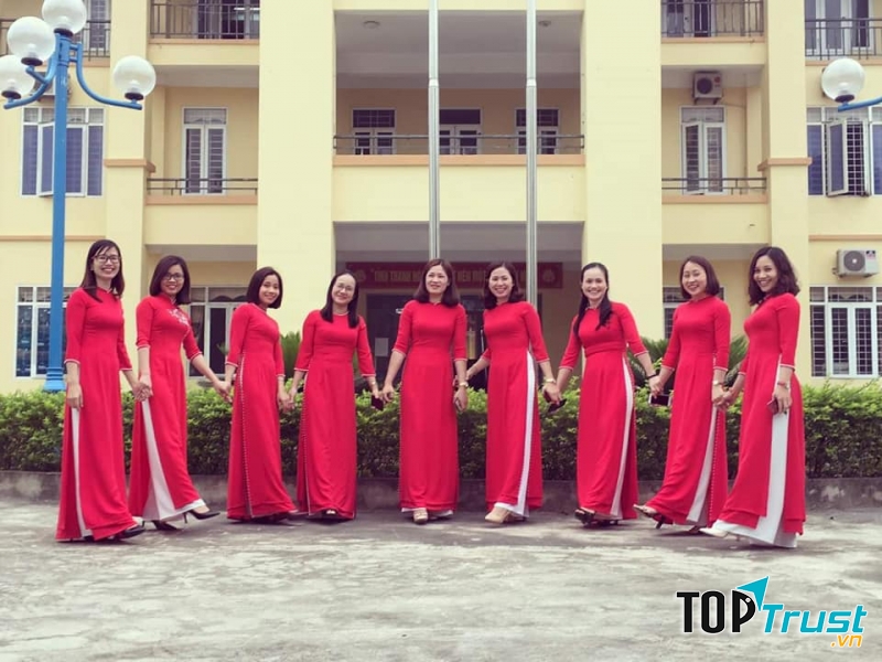 Các thiết kế của áo dài Vy An không bó hẹp theo một phong cách nhất định mà rất đa dạng theo sở thích của khách hàng