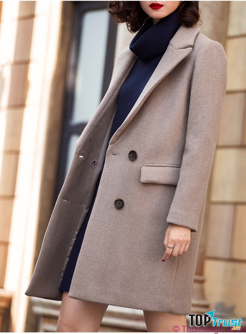 Áo khoác dạ là một quyết định vô cùng đúng đắn cho các cô nàng chuộng vẻ trang nhã.
