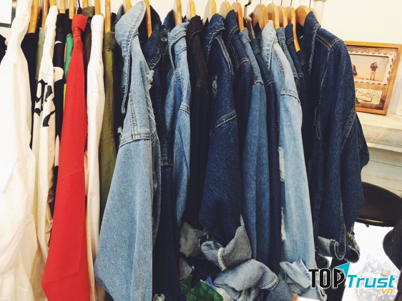 Có đủ màu và đủ kiểu dáng.