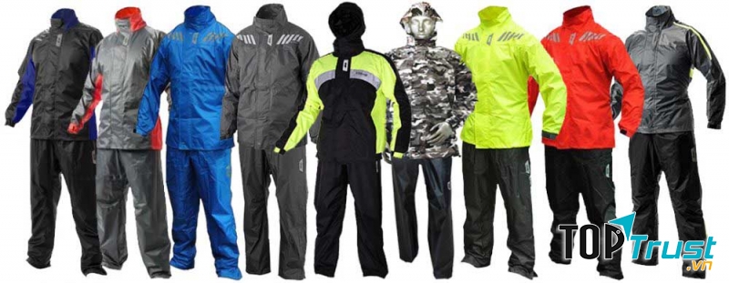 Dòng sản phẩm như quần áo mưa bộ cao cấp Givi được làm trên các loại vật liệu: sợi tổng hợp kỹ thuật, polymer đặc biệt, máy móc sản xuất phức tạo và các quy trình có tính nghiêm ngặt cao