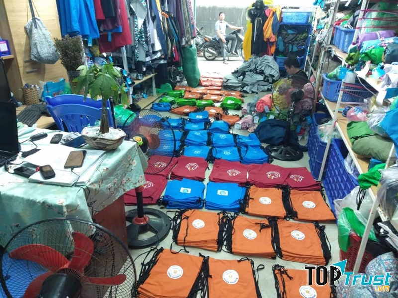 Áo Mưa Khánh Chi là địa chỉ chuyên sỷ - lẻ các loại áo mưa uy tín tại Hà Nội