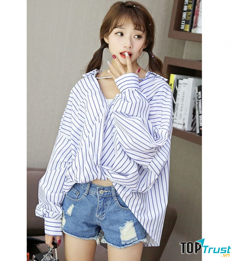 Trang phục oversize luôn chiếm được cảm tình của phái đẹp, và có độ hot riêng.