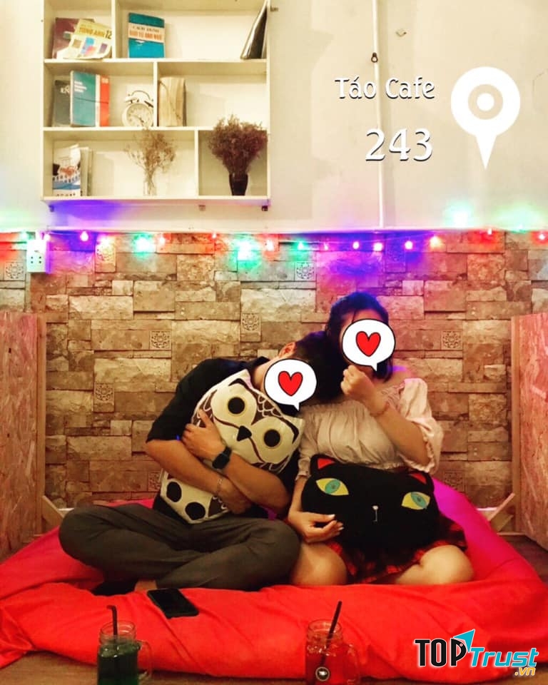 Apple Mobileshop Coffee