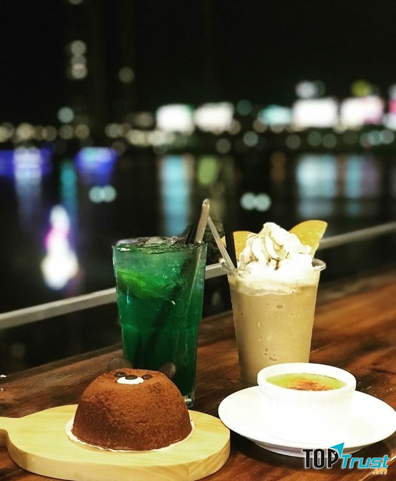 Aroi Dessert Café