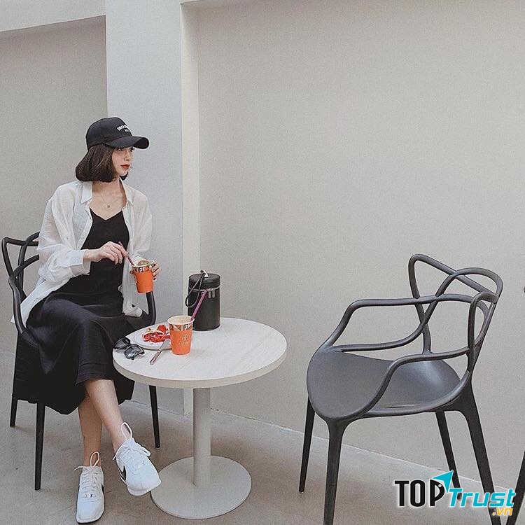 Artemis Pastry & Coffee Shop