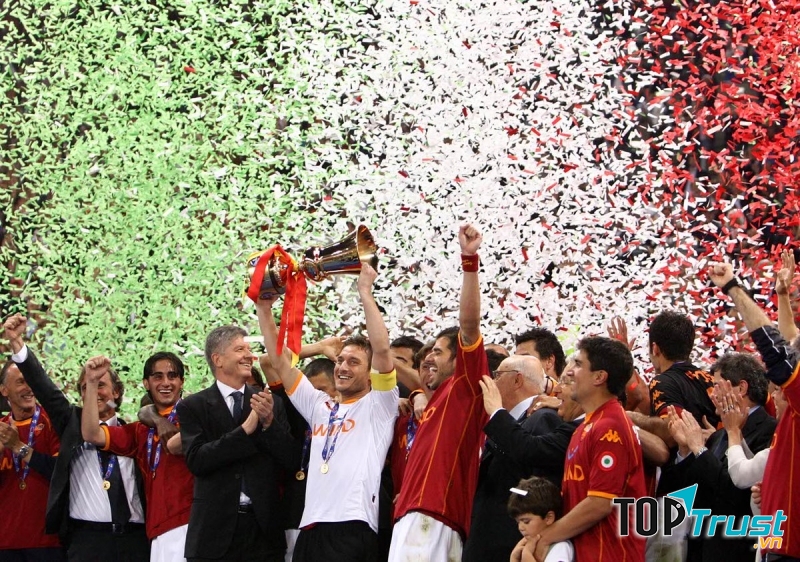 Roma đăng quang năm 2008