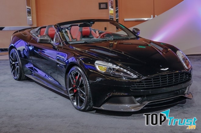 Vanquish là mẫu xe cuối cùng của Aston Martin xuất hiện phiên bản Carbon