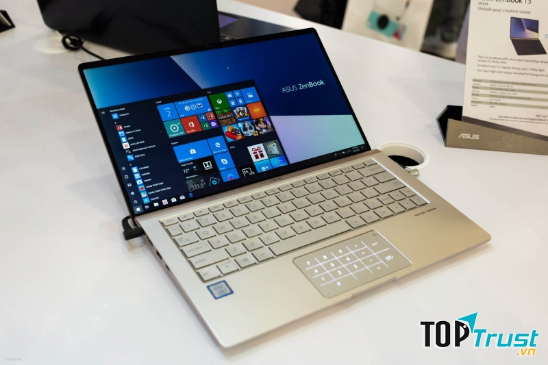 Asus ZenBook 4
