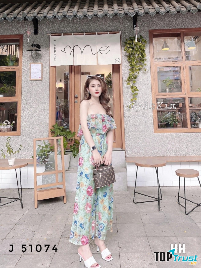 Đầm trẻ trung, hợp thời trang tại AT Boutique