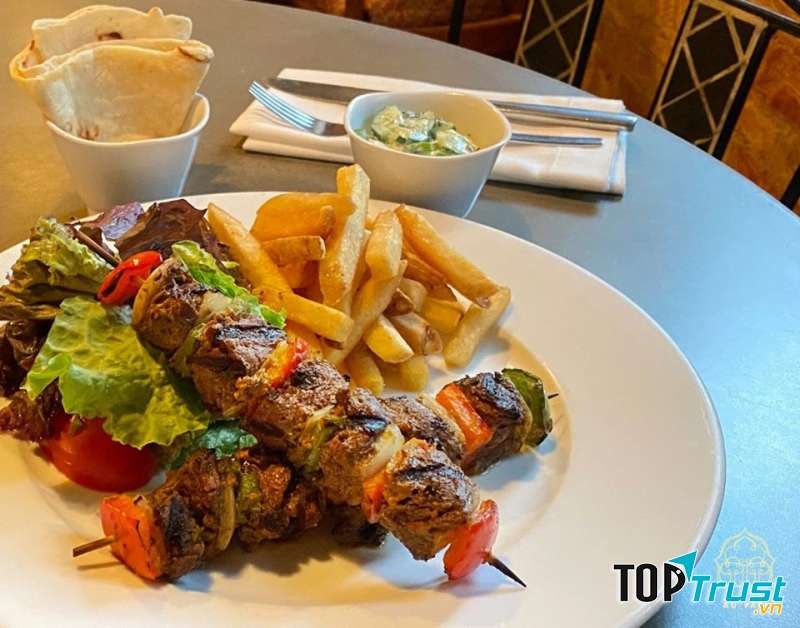 Món ăn tại nhà hàng